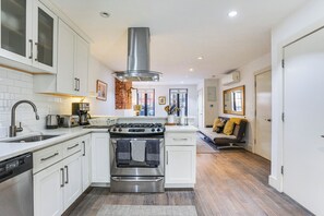 Fridge, microwave, stovetop, dishwasher - Shared Yard Space! Garden-Level Unit in Bed-Stuy (Brooklyn)