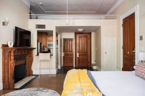 Room - Bright Back Bay Studio (Boston)