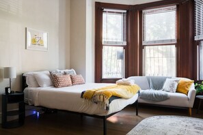 Room - Bright Back Bay Studio (Boston)