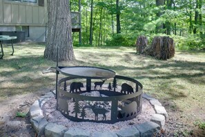 Outdoor dining - George Lake Views & Access! Family Condo By Trails (Rhinelander)