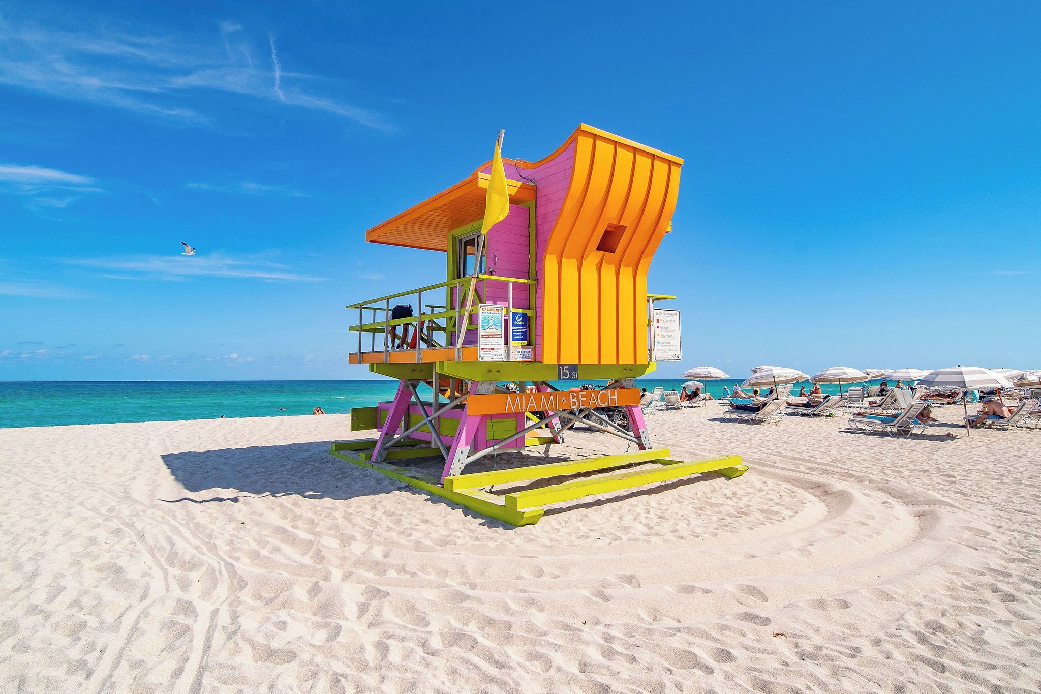 Condo familiar, vista a la ciudad | Playa | Playa en los alrededores y toallas de playa 