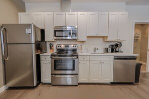 Fridge, microwave, oven, stovetop - Prime Location | Beacon Hill & Financial District (Boston)
