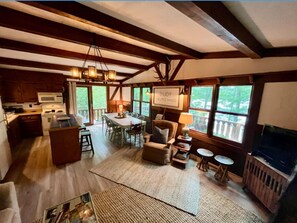 Smart TV, fireplace, DVD player, books - Chalet on the Lake, Fireplace, Washer/Dryer, Snowmobile, ATV, Sleeps 8 (Woodruff)