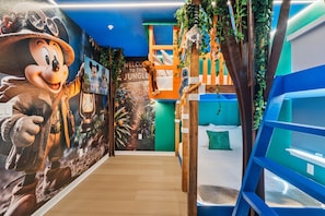 Exclusive Townhome, 5 Bedrooms | Children's theme room - Designer 5BR GameLoft, Foam Pit & Lazy River 16164 (Clermont)