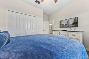 Comfort Townhome, 5 Bedrooms - Gorgeous 5Bd w Pool & Lazy River @Storey Lake 4989 (Kissimmee)