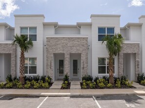 Front of property - Modern 3Bd Screened Pool at Serenity Resort 17322 (Clermont)