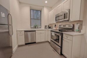 Private kitchen - Pet Friendly Studio | Walk to MGH (Boston)