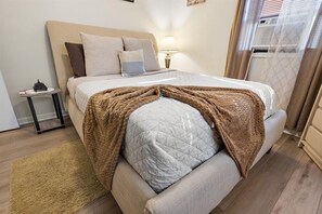 3 Schlafzimmer, Schreibtisch, Bügeleisen/Bügelbrett, WLAN