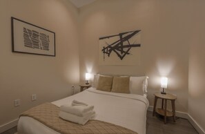 Luokittelematon kuva, 5 kautta 12, painike