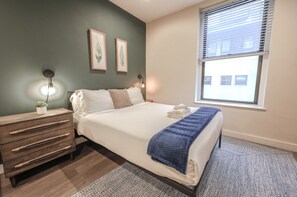 1 bedroom, desk, iron/ironing board, WiFi - Boston Fidi Studio  Laundry in Building  Fast Wifi (Boston)