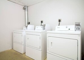 Interior - Simple Studio Downtown Boston (Boston)