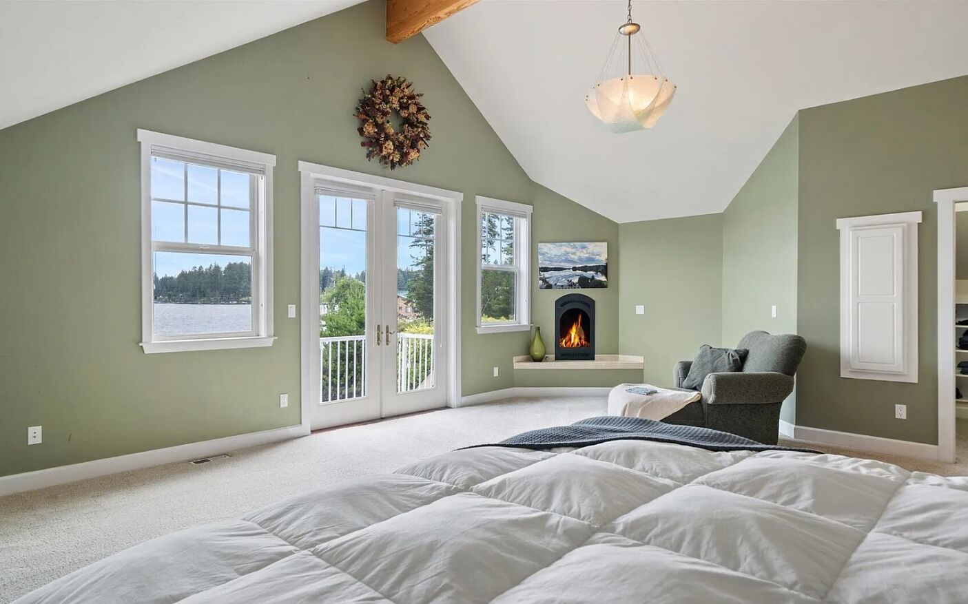 4 slaapkamers, een strijkplank/strijkijzer, wifi, beddengoed