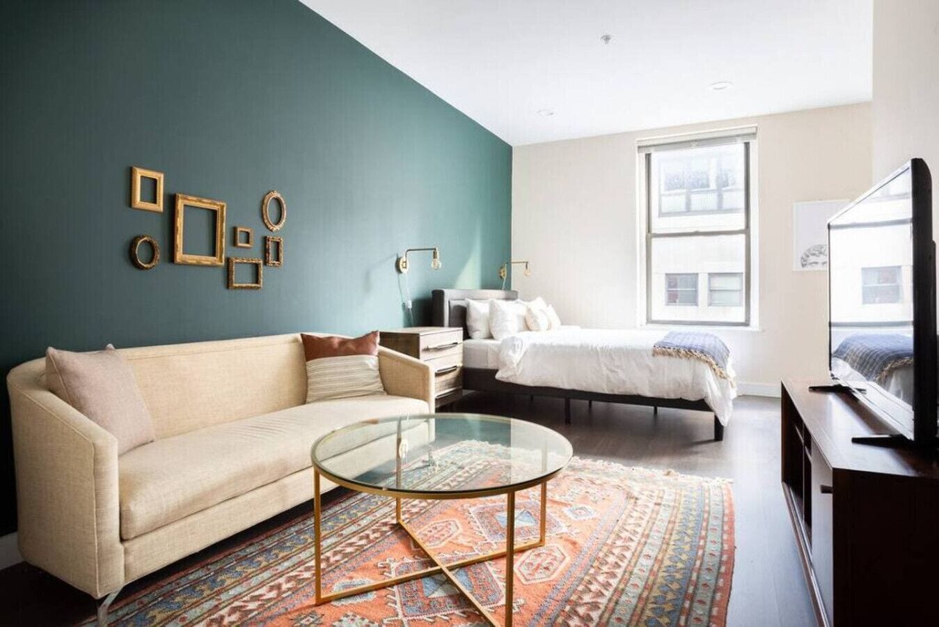 Desk, iron/ironing board, WiFi, bed sheets