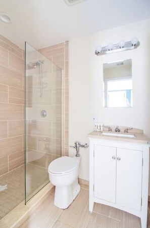 Hair dryer - Downtown Luxury 1BR | Pets Welcome | W/D in Bldg (Boston)