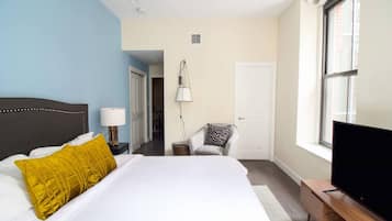 Desk, iron/ironing board, WiFi, bed sheets