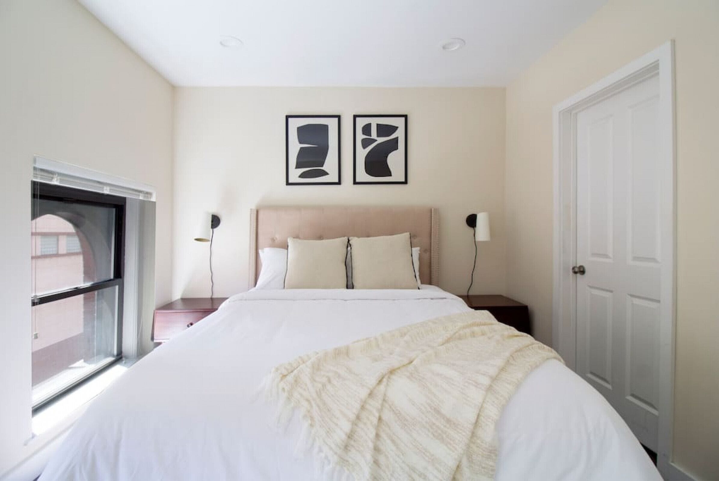 Desk, iron/ironing board, WiFi