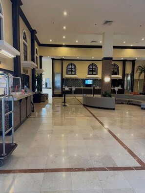 Lobby - Direct Ocean view condo in Marco Polo Beach Resort Sunny Isles Beach Miami (Sunny Isles Beach)