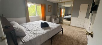 Coastal Retreat With Bay Views