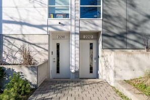 Exterior detail - Minutes to Downtown + Rooftop Deck (Seattle)