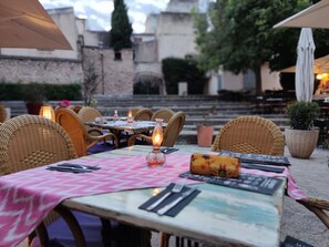 Restauration en plein air