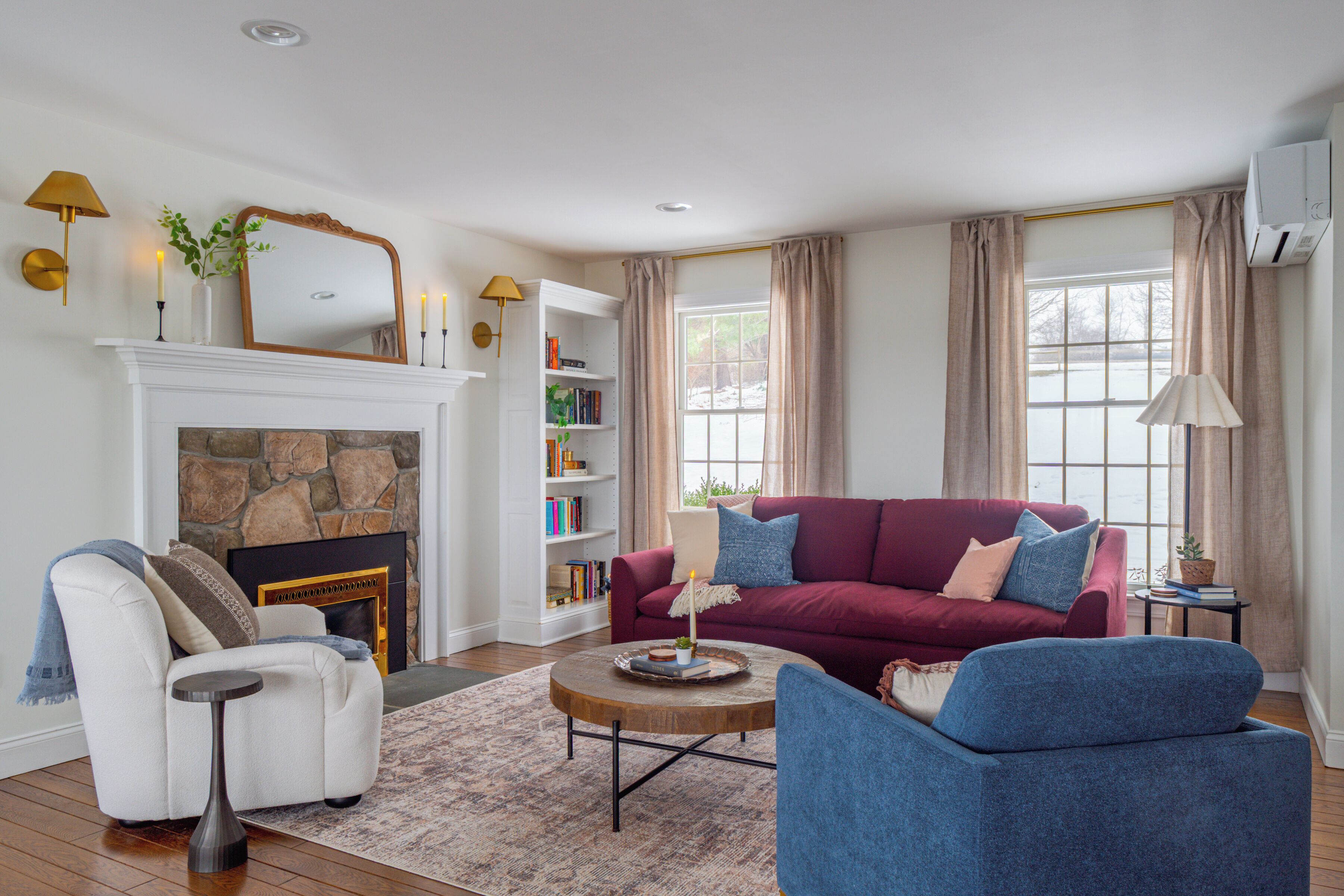 TV, caminetto, videogiochi, libri