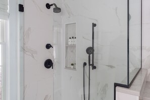 Shower, hair dryer, towels, soap - Bespoke Litchfield - Family Friendly, Hot Tub (Litchfield)