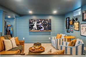 Games room - Bespoke Litchfield - Family Friendly, Hot Tub (Litchfield)