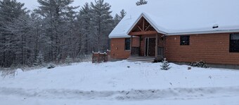 Quiet Bethel Home - 15 Min to Sunday River - EV Charger - Stocked Kitchen