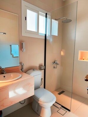 Comfort Apartment | Bathroom | Free toiletries, slippers, towels, soap - Sadeem Al Fkhr (Taif, Saudi Arabia)