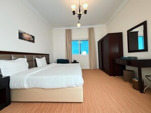 Comfort Apartment | Desk, laptop workspace, blackout curtains, soundproofing - Sadeem Al Fkhr (Taif, Saudi Arabia)