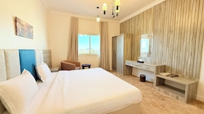 Family Suite | Laptop workspace, blackout drapes, soundproofing, iron/ironing board