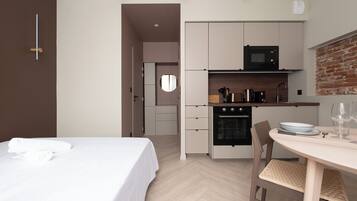 1 slaapkamer, een strijkplank/strijkijzer, gratis wifi, beddengoed