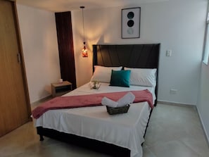 Iron/ironing board, free WiFi, bed sheets - Modern, 3-bedroom, elegant apartment in the best location 402 (Medellín)