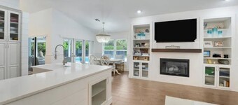 Gated Luxury Palm Beach Gardens 5BR Estate w/Pool near Beach, Golf and Boating