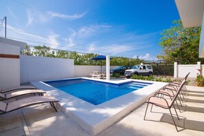 Outdoor pool - Villa in beautiful beach! 5 minutes from the beach. (Jacó)