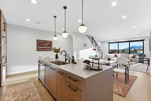 Interior - Upscale Retreat w/ Hot Tub, Steam, Pet-Friendly (Hideout)