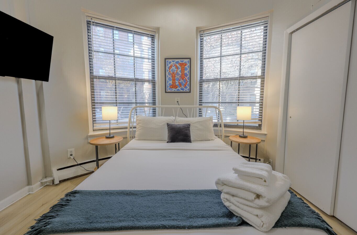 Iron/ironing board, WiFi, bed sheets