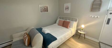 Fer et planche à repasser, Wi-Fi, draps fournis