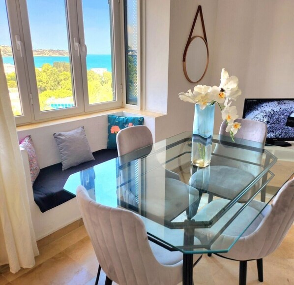 Dining - Strategically located apartment close to all amenities (Marsa)