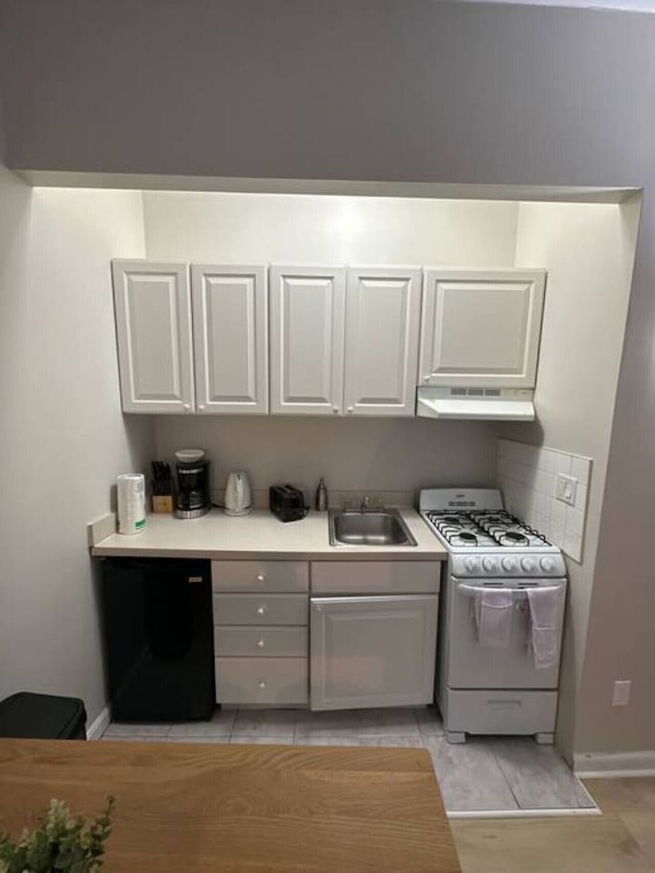 オーブン、コーヒー / ティーメーカー、調理器具と食器