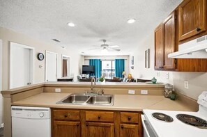Private kitchen - Sun and Sand at Romar Beach Condominiums Unit 110.
NOW BOOKING FOR SUMMER!!! (Orange Beach)