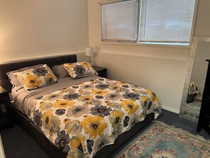 2 chambres, fer et planche à repasser, accès Internet, draps fournis