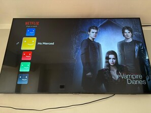 Quarto conforto, vista para a cidade | TV