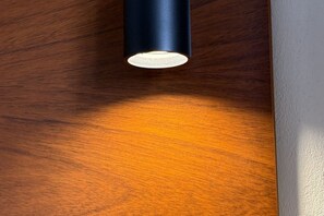 Quarto conforto, vista para a cidade | Detalhe da parte interna