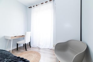 Apartment, 3 Bedrooms | Soundproofing, iron/ironing board, free WiFi - Apartamento Casa Inés Granada (Granada)