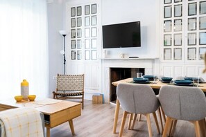 Apartment, 3 Bedrooms | Living area - Apartamento Casa Inés Granada (Granada)
