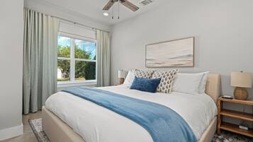 4 chambres, bureau, fer et planche à repasser, lit parapluie