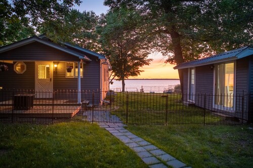 Lake Champlain Cottage - Private with Amazing Sunsets on Maquam Bay