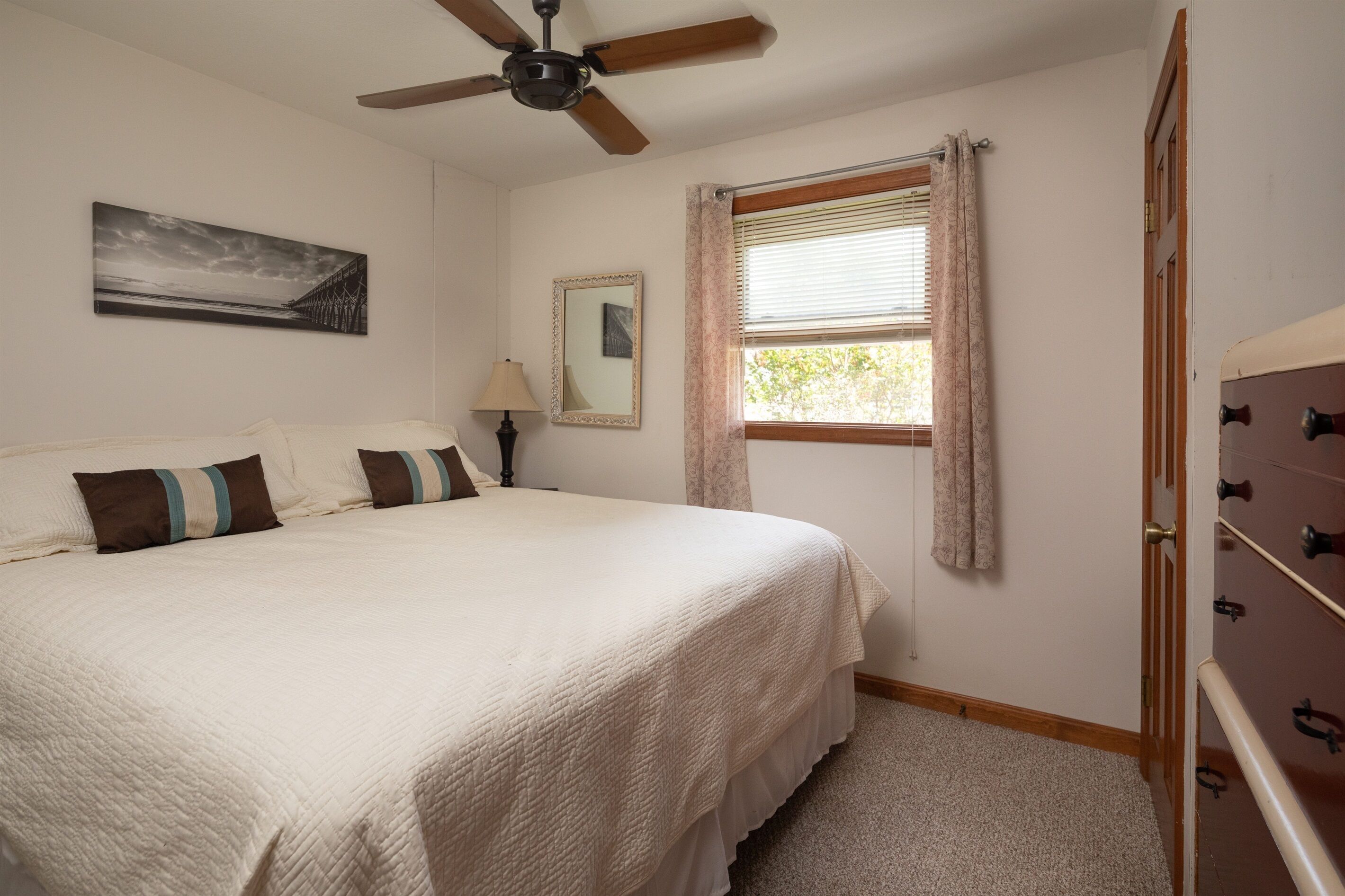 2 bedrooms, desk, iron/ironing board, free WiFi