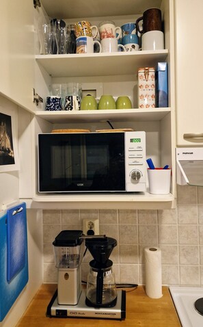 Private kitchen - Modern Seaside Apartment | Metro & Market Nearby (Helsinki)